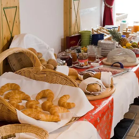 Matterhorn Valley Appartement Hotel Des Alpes *