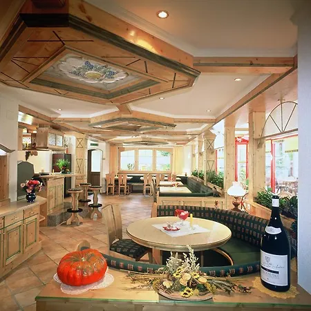 Matterhorn Valley Appartement Hotel Des Alpes * 格雷兴